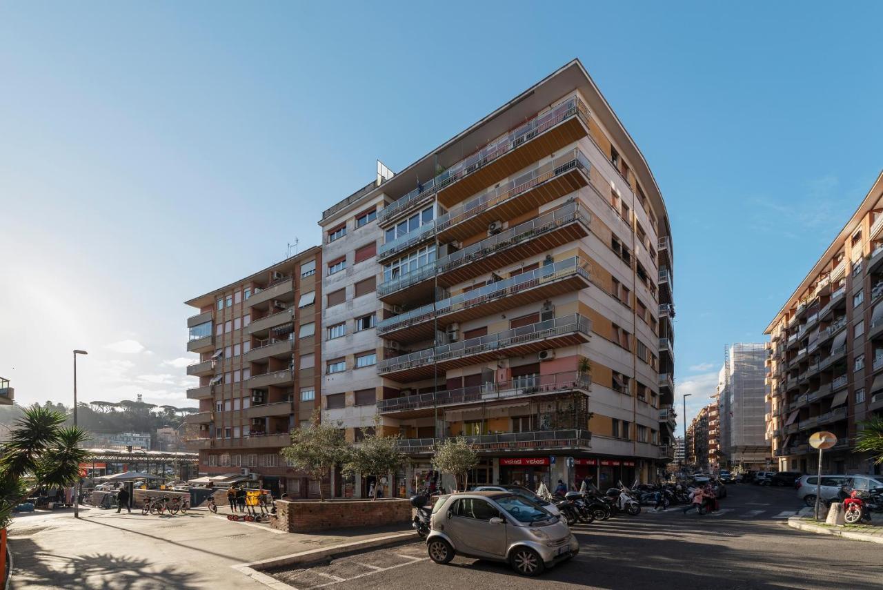 Mm Cipro With Balcony Apartment Rom